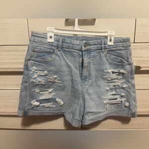 American Eagle curvy mom shorts with embroidered flowers size 16